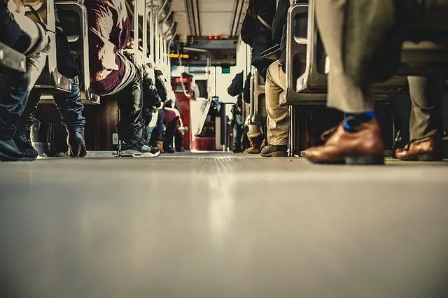essay on advantages and disadvantages of public transport